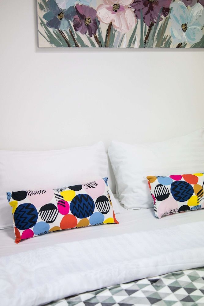 undefined 2 Bedroom Apt. in the Business Zone- Free Parking 10