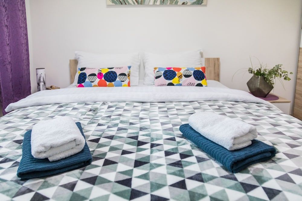 undefined 2 Bedroom Apt. in the Business Zone- Free Parking 6