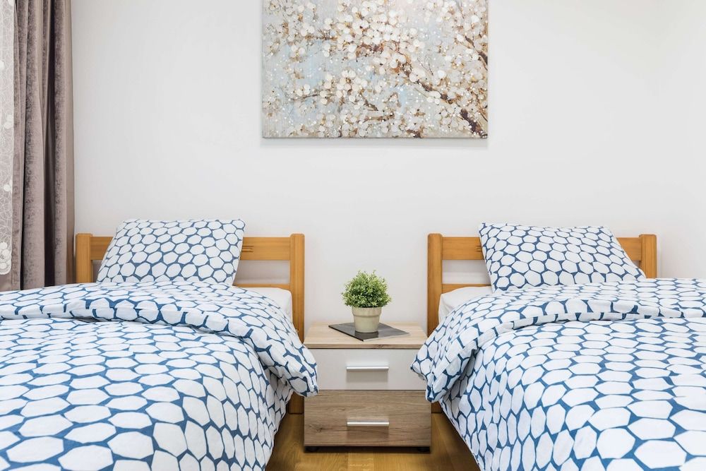 undefined 2 Bedroom Apt. in the Business Zone- Free Parking 9