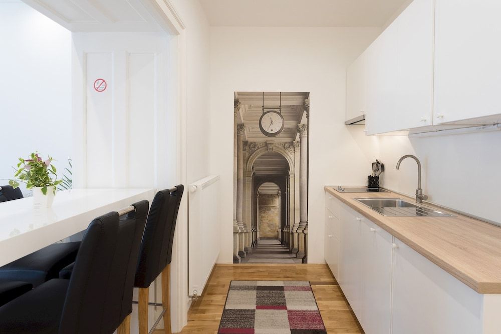 undefined Bright and Spacious Apartment in the City Center! 6