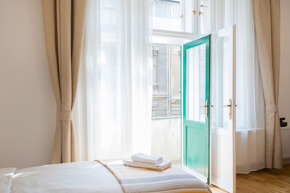 Bright and Spacious Apartment in the City Center! Apartment (1 Bedroom) 16