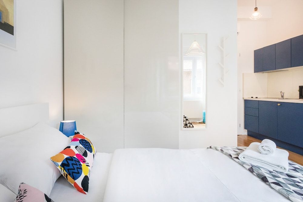 undefined Bright and Newly Refurbished Studio Near Zrinjevac 8
