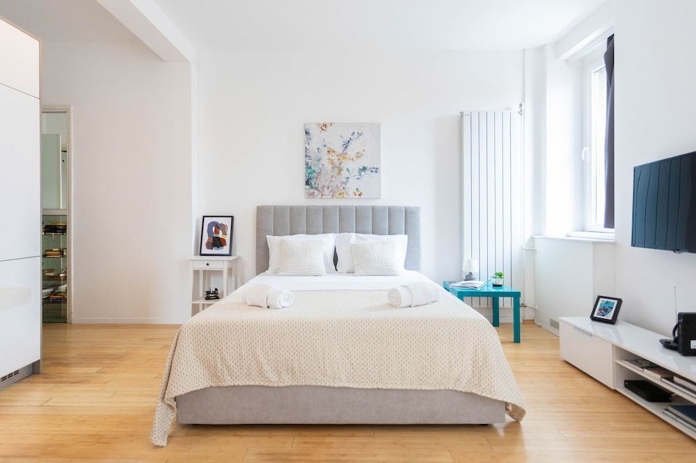 undefined Beautiful Main Square Studio With the Balcony 3