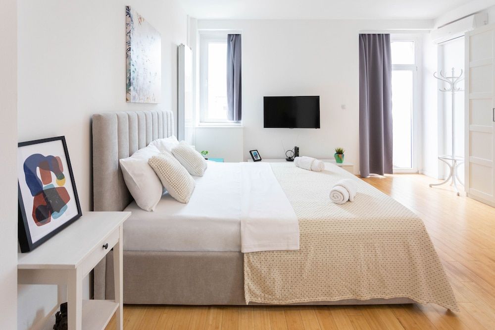 undefined Beautiful Main Square Studio With the Balcony 6