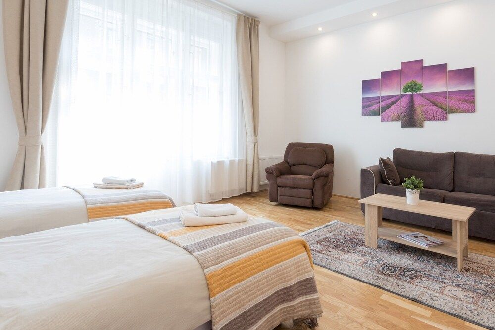 undefined Charming and Bright Studio in Zagreb Center! 8
