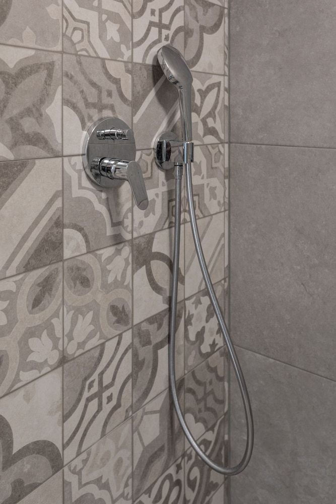 Modern 2bdr Loft in Old Town - Best Location Apartment (2 Bedrooms) 17