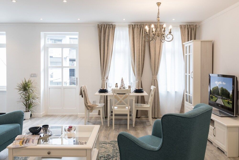 Modern 2bdr Loft in Old Town - Best Location Apartment (2 Bedrooms) 14