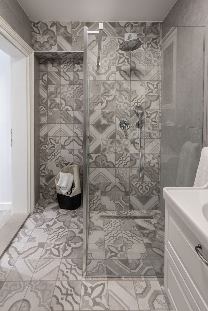 Modern 2bdr Loft in Old Town - Best Location Apartment (2 Bedrooms) 16