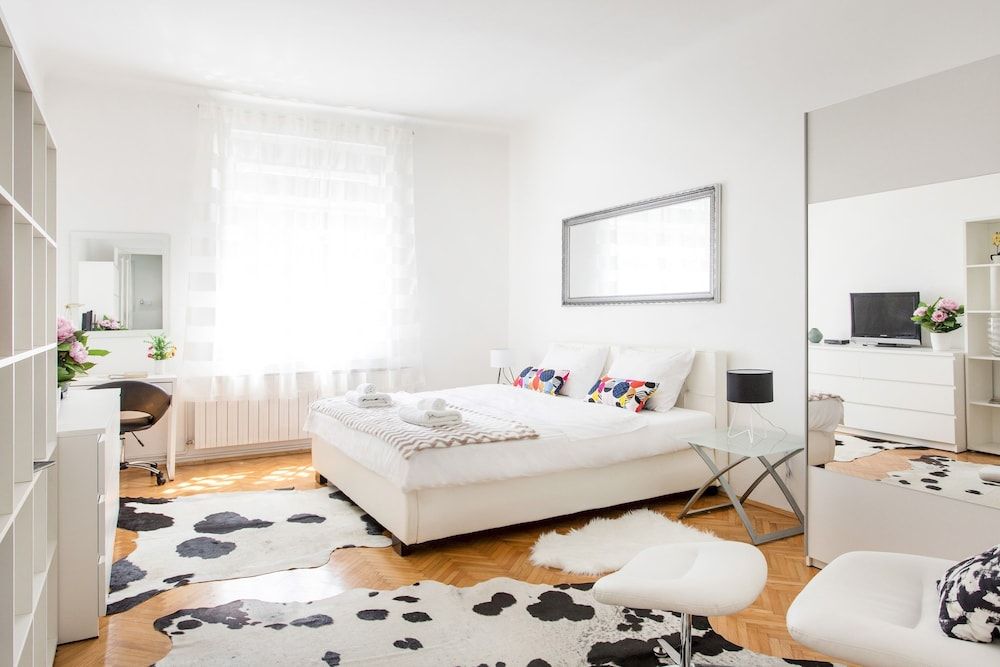 undefined Spacious 2bdr Apartment on Tkalciceva Street