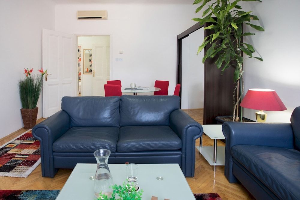 undefined Spacious 2bdr Apartment on Tkalciceva Street 6