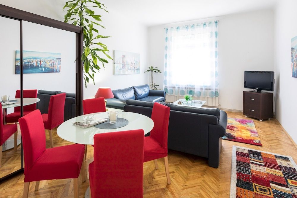 undefined Spacious 2bdr Apartment on Tkalciceva Street 8