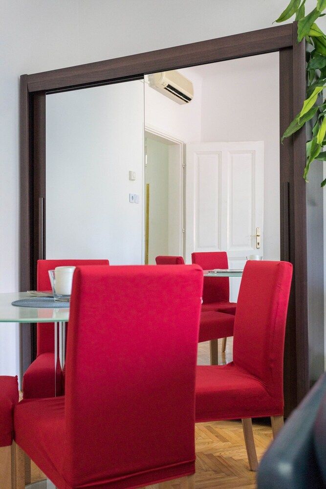 Spacious 2bdr Apartment on Tkalciceva Street Apartment (2 Bedrooms) 15