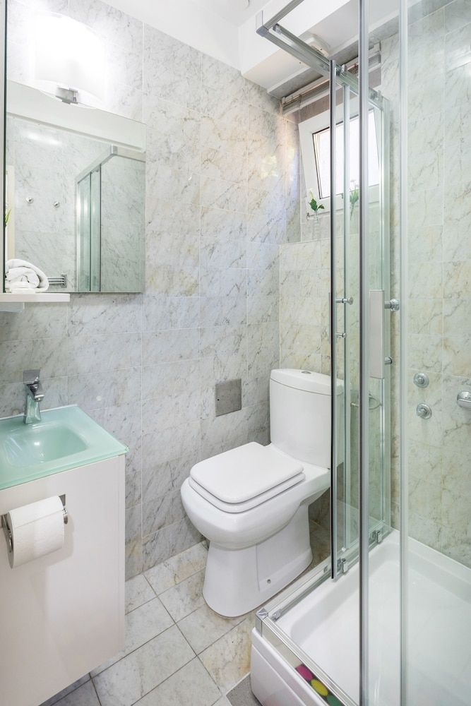 Spacious 2bdr Apartment on Tkalciceva Street Apartment (2 Bedrooms) 13