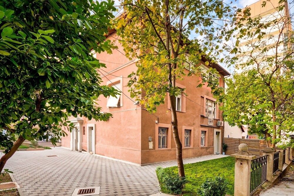 undefined Modern Duplex Close to City Center- Free Parking 2