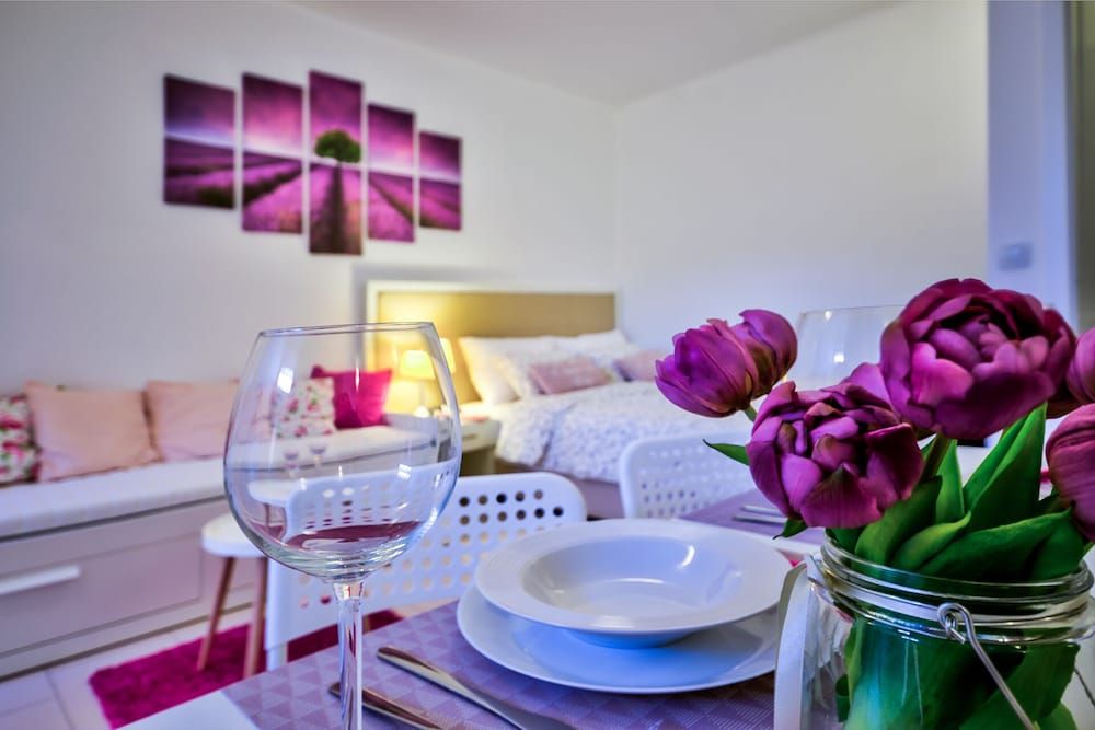 undefined Modern Duplex Close to City Center- Free Parking 8