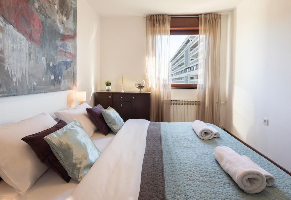 undefined Modern Apartment near Faculty of El. Engineering 8