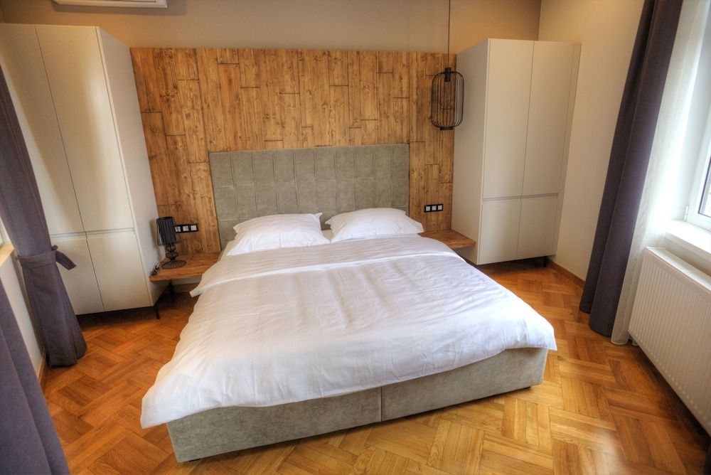 undefined Cardinal apartments 6