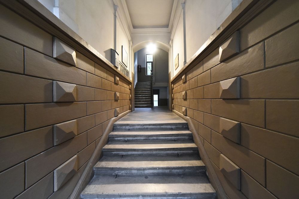 undefined Imperial Apartments 7