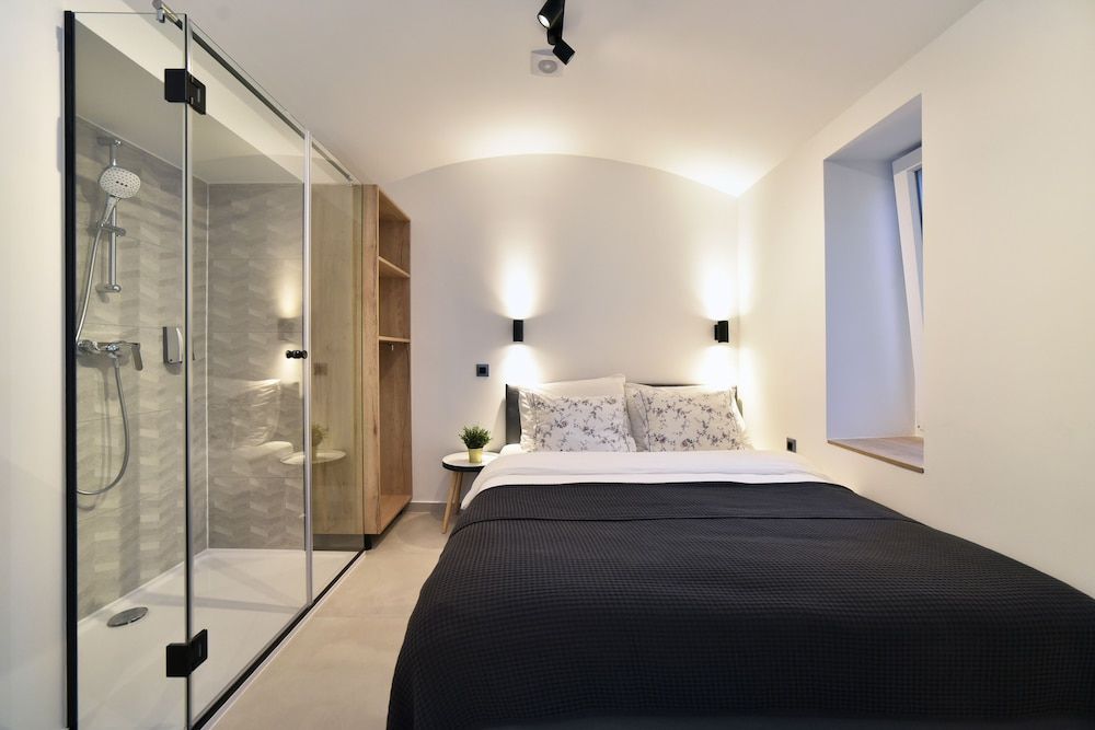 Hidden Backyard Apartments Studio 5