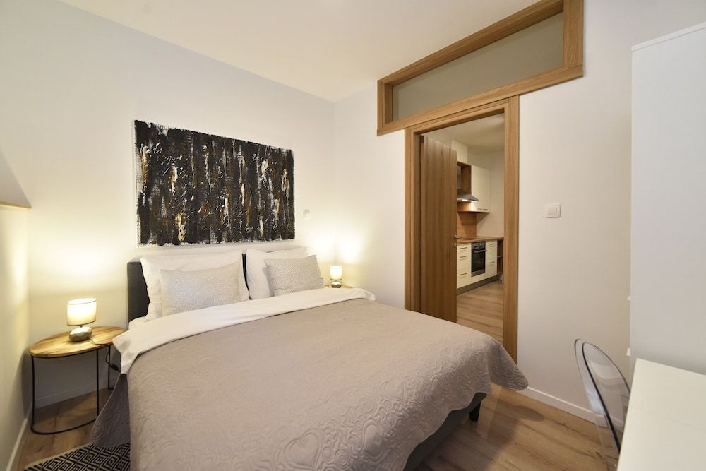 Hidden Backyard Apartments Apartment, 2 Bedrooms