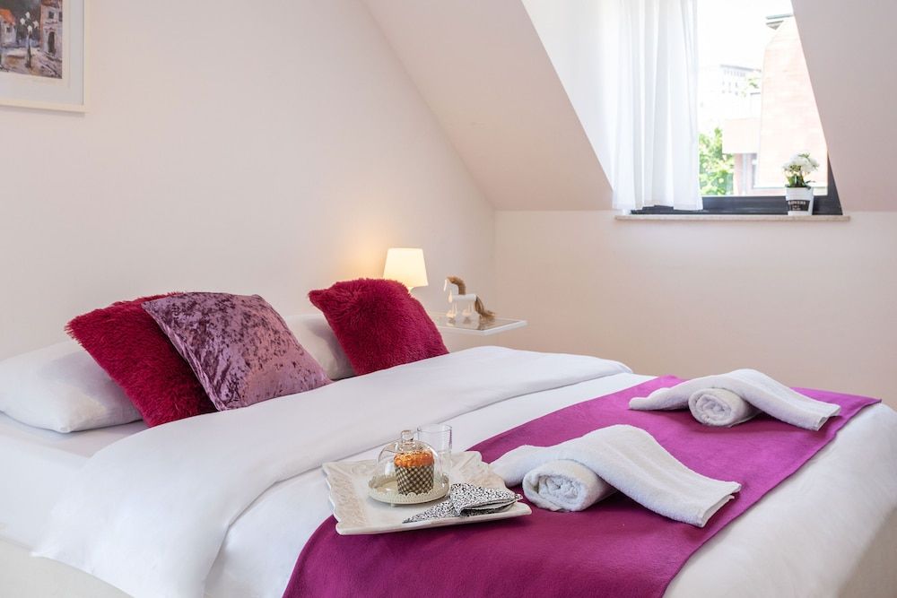 undefined Bright and Cozy Duplex Near City Center 8