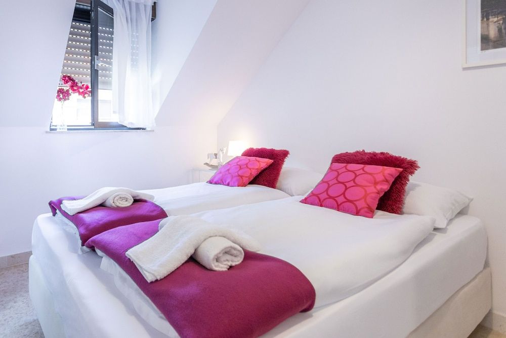 undefined Bright and Cozy Duplex Near City Center 10