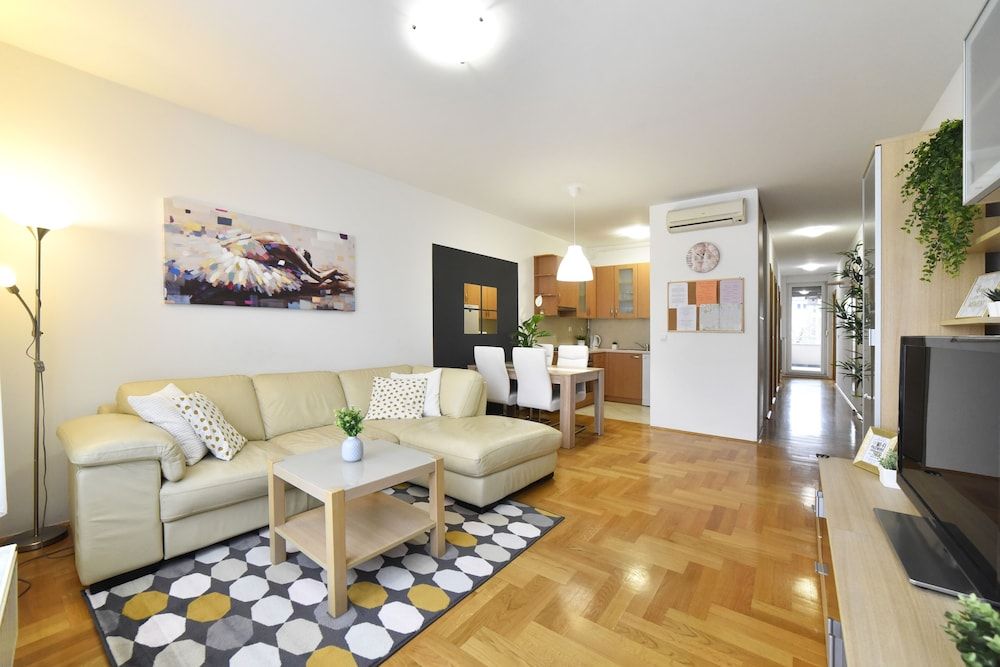 undefined Apartment Stadium 10