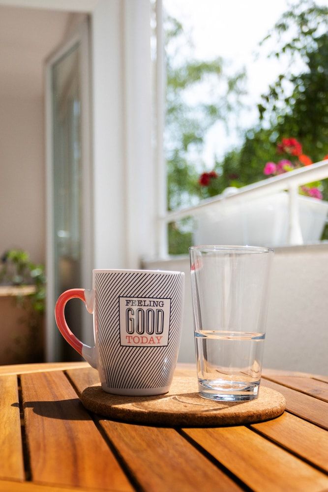 undefined Bright 2bdr Apartment With a Balcony 4