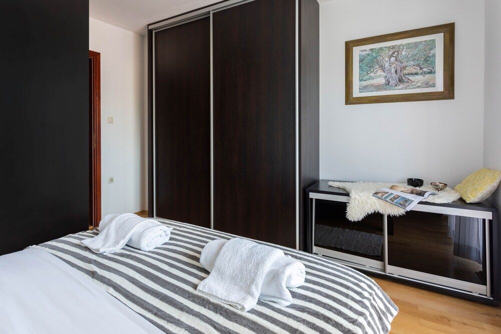 undefined Spacious 2bdr Apartment With a Cute Balcony 5