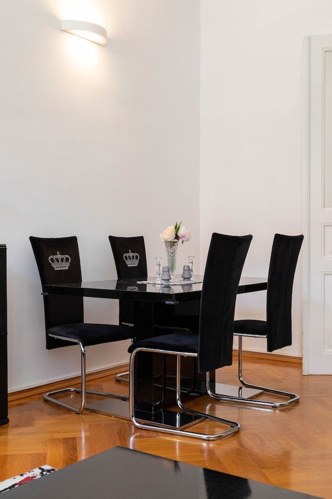 undefined Bright and Spacious 2bdr Apartment in Heart of Zagreb 3