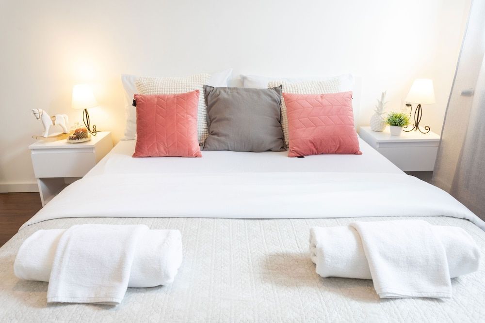 undefined Sunny 2bdr Apartment With a Balcony 8