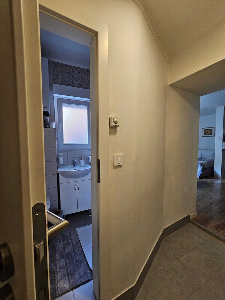 Charming 1-bed Apartment in Zagreb Studio 8