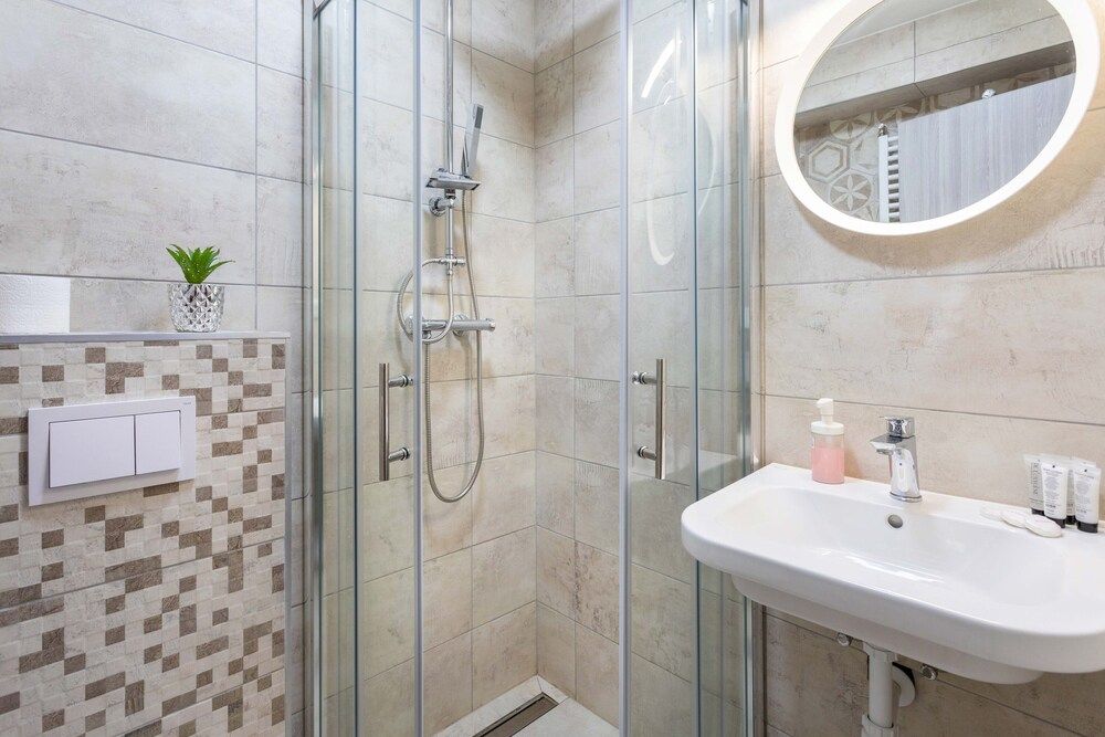 undefined Cozy Studio Near City Center 5