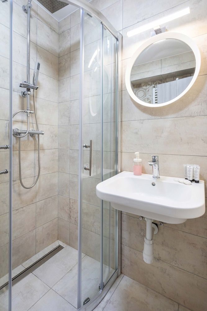 undefined Cozy Studio Near City Center 6