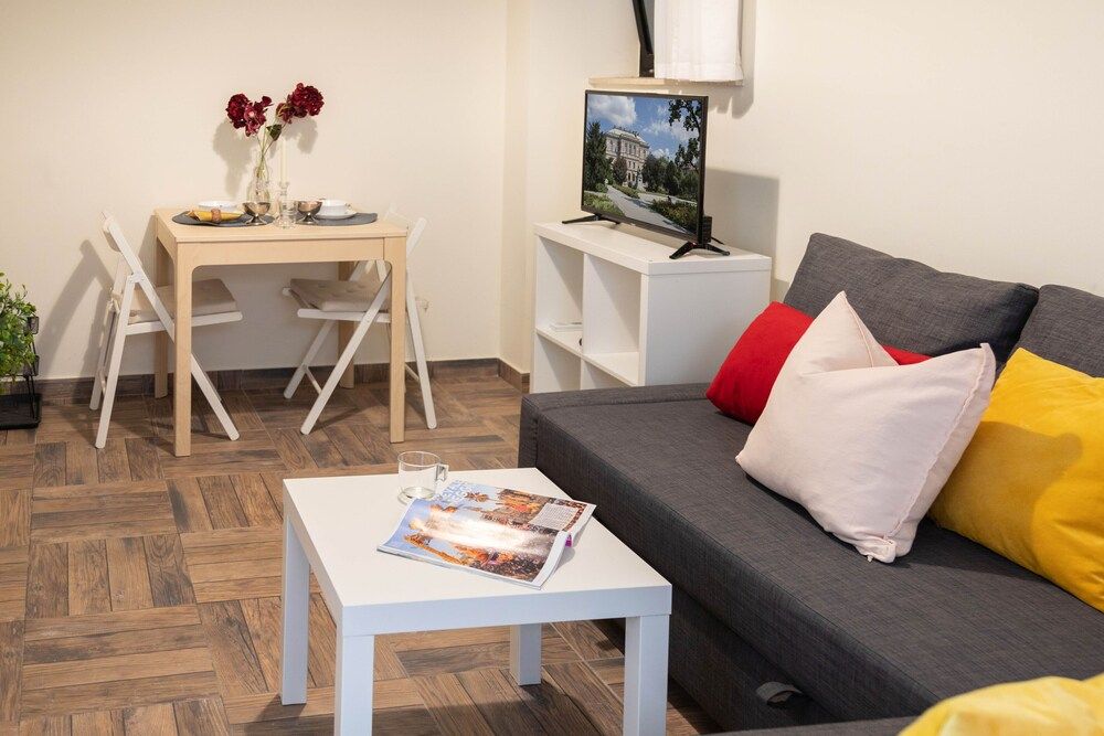 undefined Cozy Studio Near City Center 4