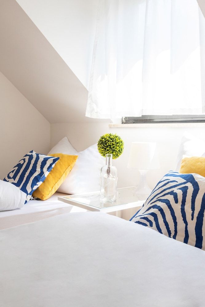 undefined Newly Refurbished Studio Near City Center 4