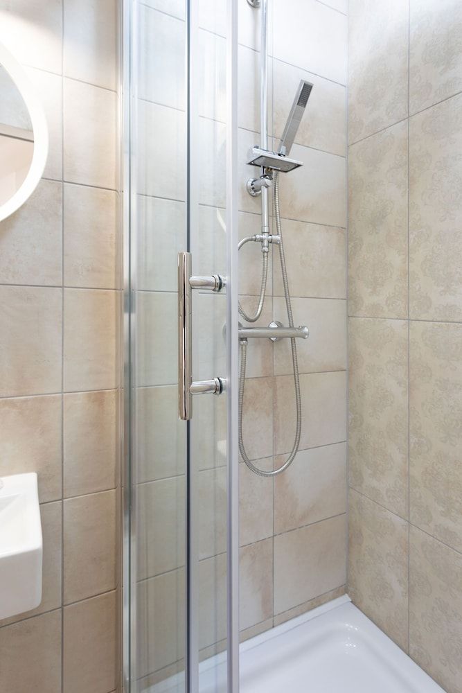 undefined Newly Refurbished Studio Near City Center 8