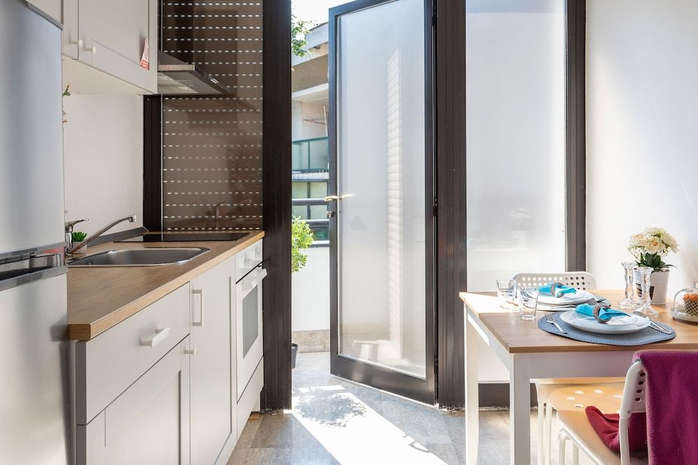 undefined Newly Refurbished Studio Near City Center 6