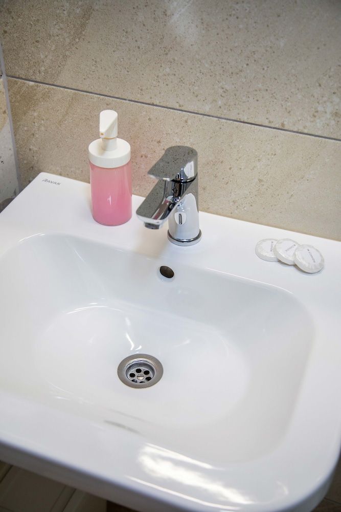 undefined Modern Studio Near City Center 9