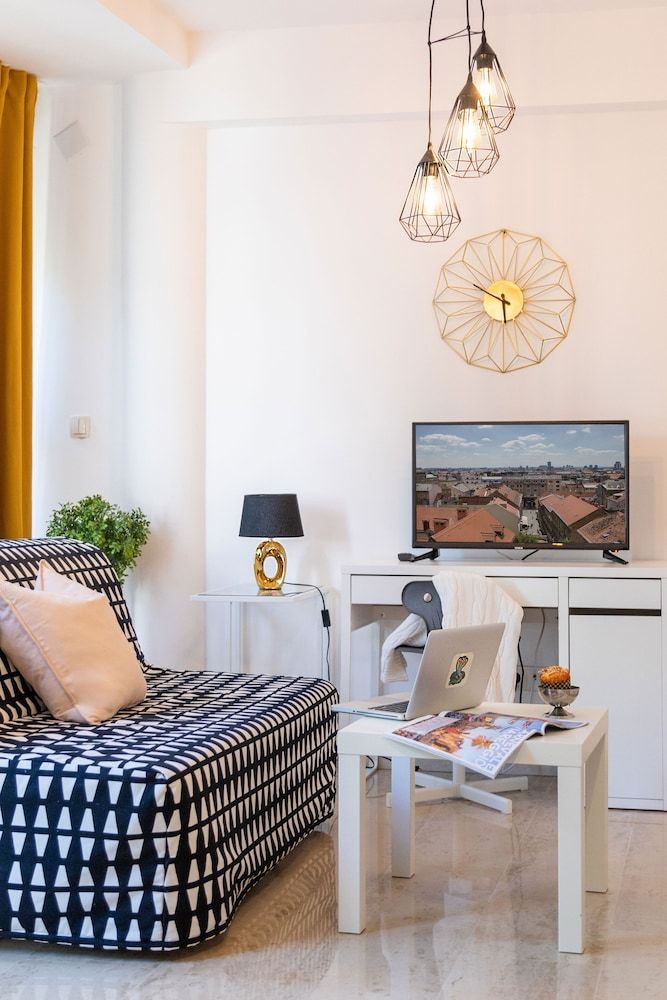 undefined Modern Studio Near City Center 6