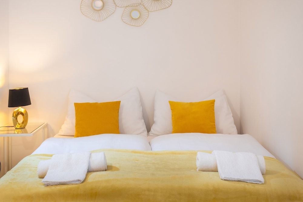 undefined Modern Studio Near City Center 3