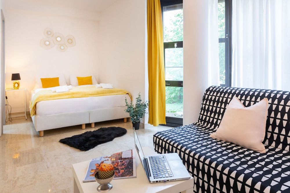 undefined Modern Studio Near City Center 10