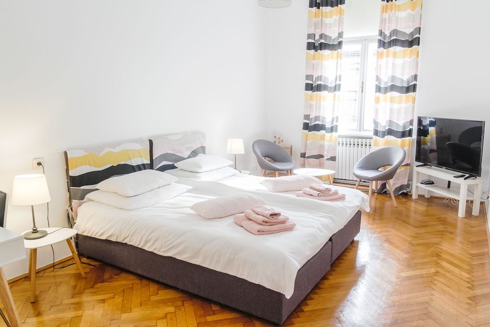 undefined Main Square Rooms 2