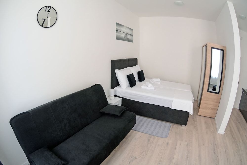 undefined Virtus Apartments and Rooms 8