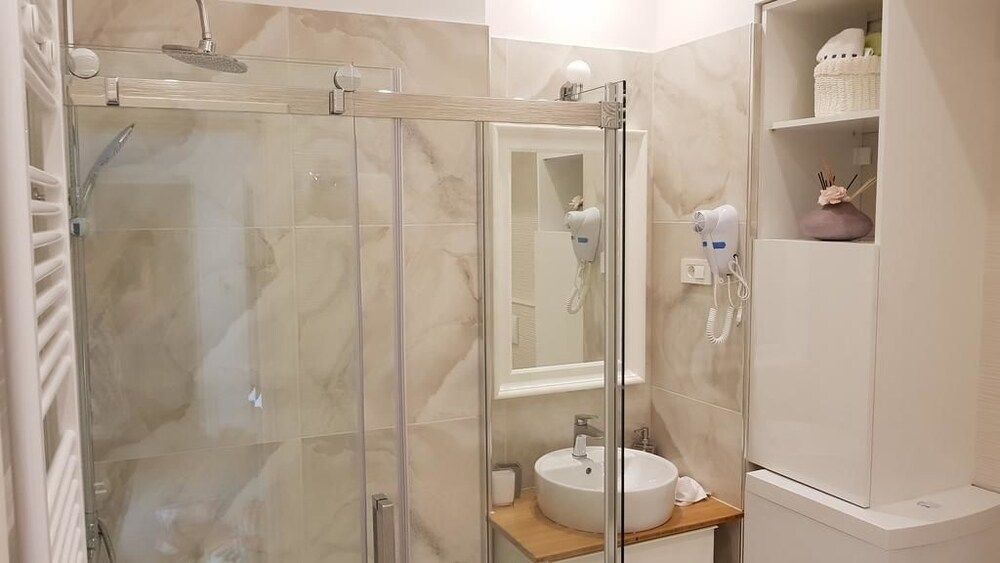 Citylux Apartments Deluxe Apartment 8