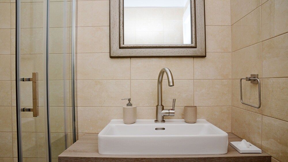 Flowers Zagreb Downtown Double Room 7