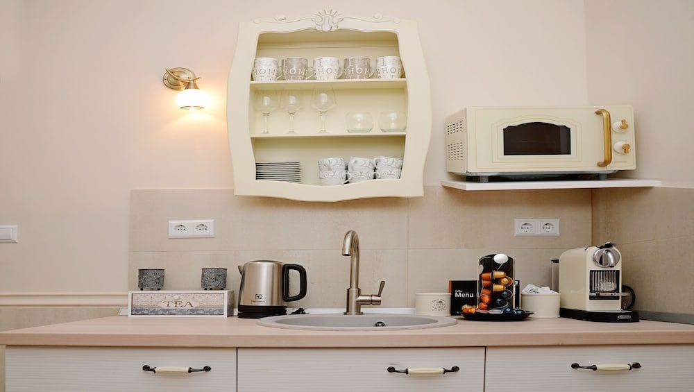 Flowers Zagreb Downtown Double Room 9