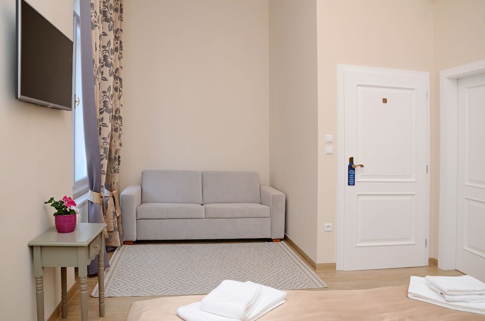 undefined Flowers Zagreb Downtown 5