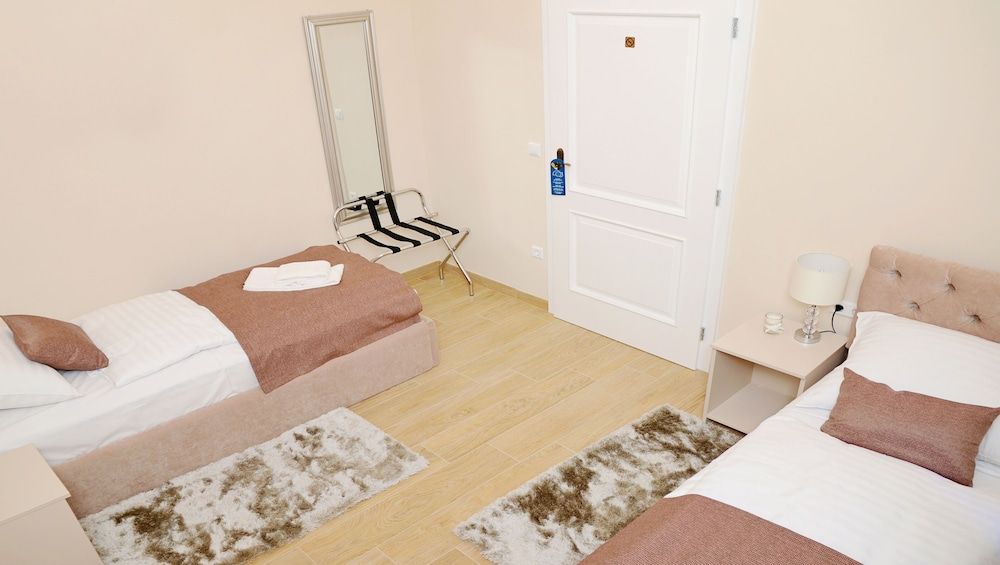 undefined Flowers Zagreb Downtown 3