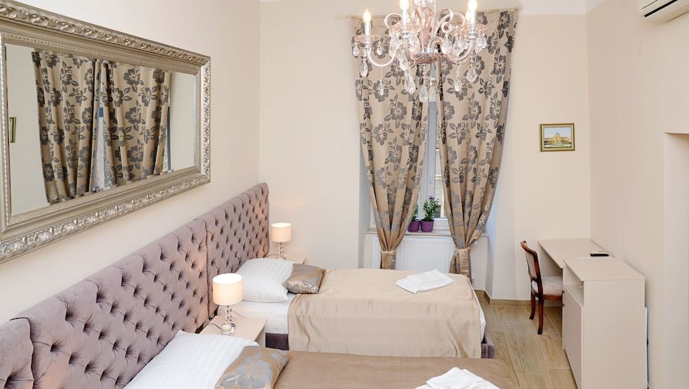 undefined Flowers Zagreb Downtown 8